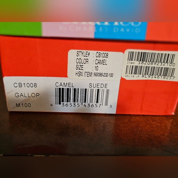 Charles David size 10 suede kitten heel - Picture 3 of 4